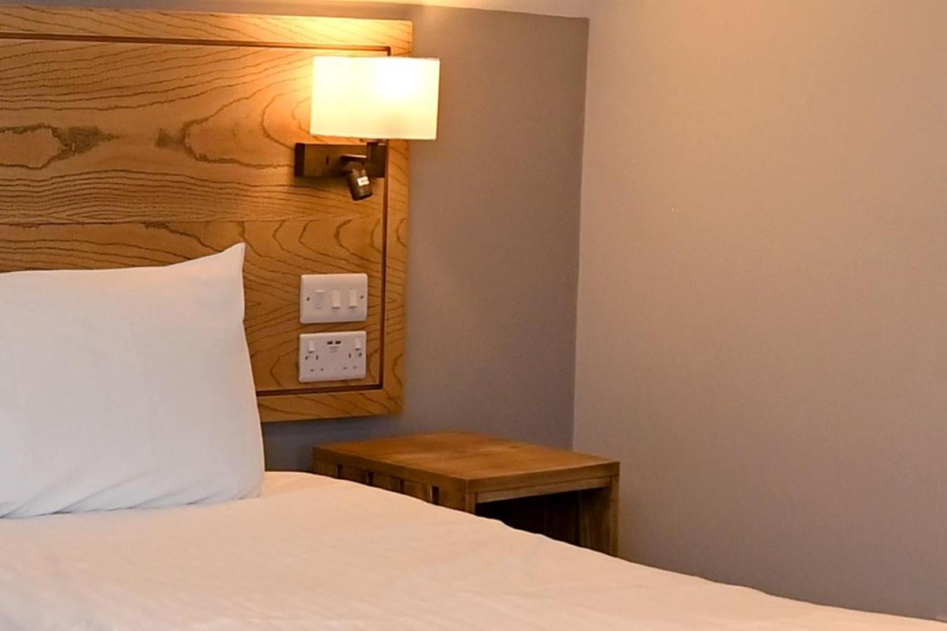 Swan, Thatcham By Marston'S Inns Экстерьер фото