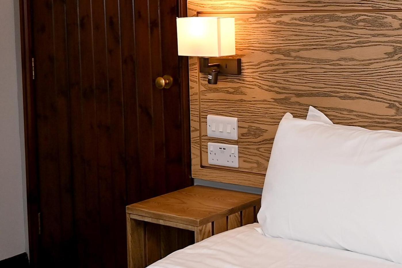 Swan, Thatcham By Marston'S Inns Экстерьер фото